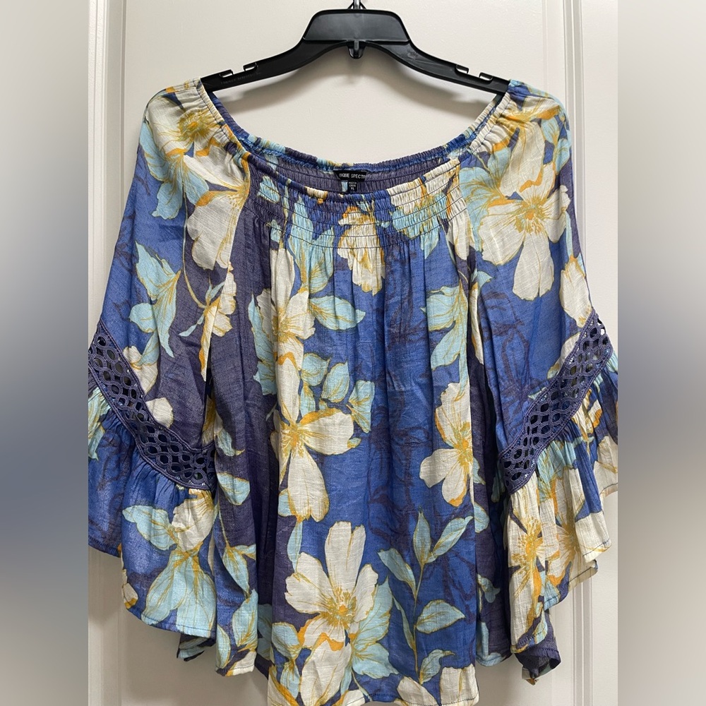 Unique Spectrum Blue Floral Blouse